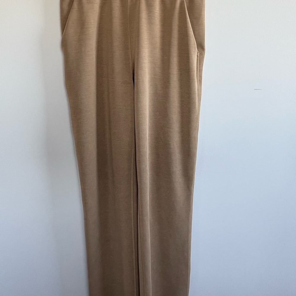 Lululemon Camel High-Waisted Pants - Picture 5 of 9